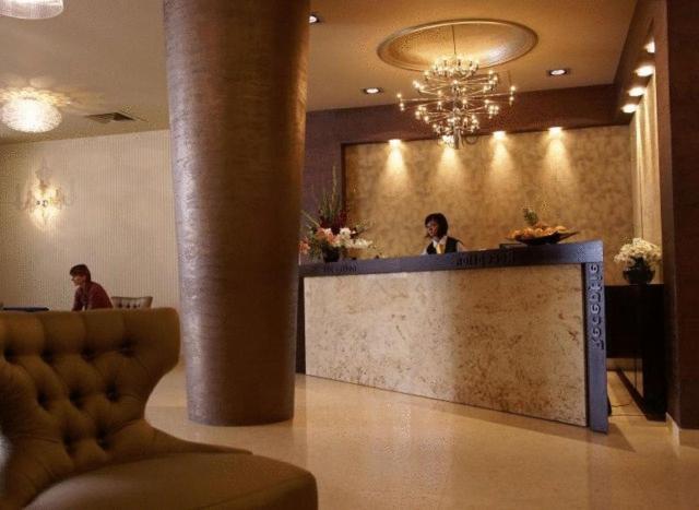 Griff Hotel Zalău Екстериор снимка